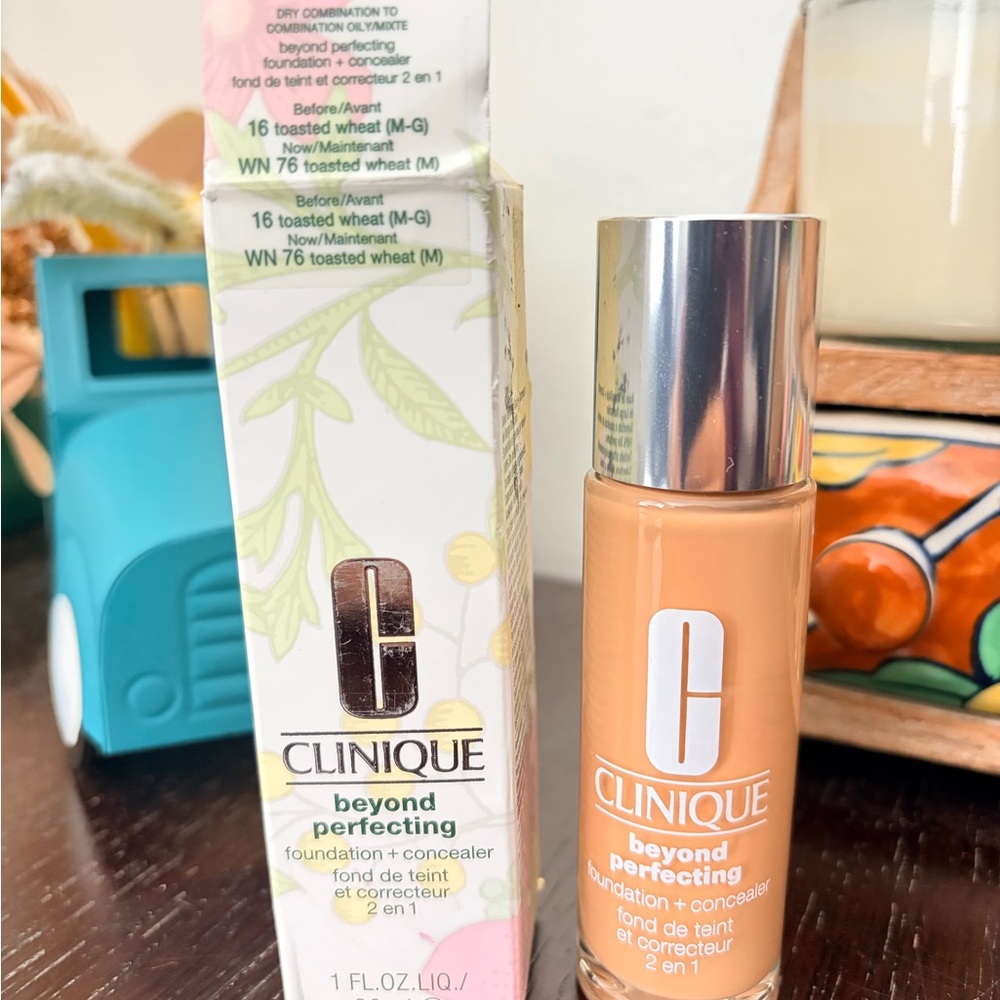 Clinique Beyond Perfecting Foundation + Concealer 1 fl.oz (Toasted Wheat) New - Picture 3 of 5